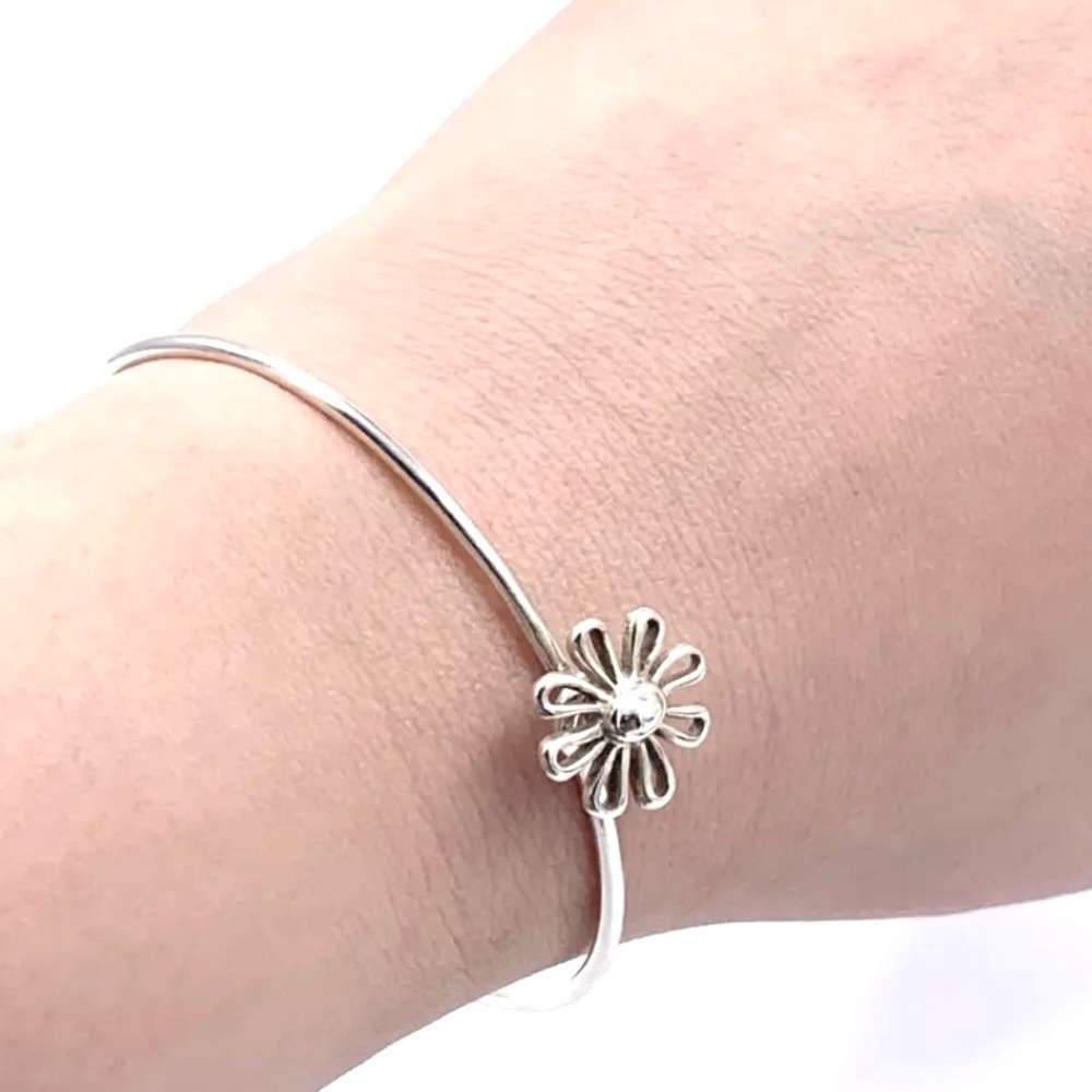 Tiffany & Co. Daisy Flower Bracelet - Picture 6 of 6